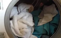 Як вивести плями з рушників (кухонних та лазневих) 10 методів методів