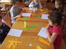 жовтий