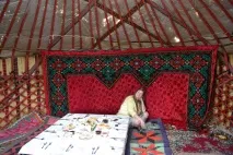 Непоказні зовні - приголомшливі всередині чудові юрти кочових народів юрти