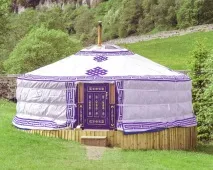 Непоказні зовні - приголомшливі всередині чудові юрти кочових народів всередині
