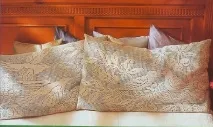 Чарівнікрасиві подушки подушки