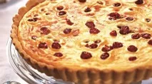Пиріг на Великдень (з родзинками, сиром) його