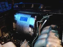Під капотом - 12 вирізав
