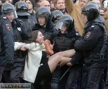 Поки що вся країна стежить за мітингами мітингами