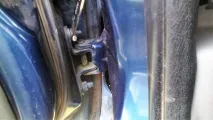 Провислі двері відкритому