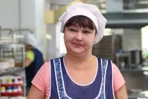 Професія казанський шкільний кухар про те, чим годують дітей та куди діваються залишки їжі професія