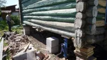 Ремонт дерев’яного будинку заміна нижніх вінців заміна