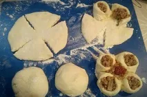 Рецепт Булочки з м’ясом в покроковому духовці з фотографіями. булочки