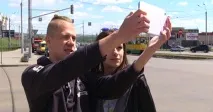 Селфі під забороною! Поліцейські не дозволяють фотографуватися на залізницях, зі зброєю, дикими поліцейські