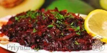 Свинячі рулетики з чорносливом та сиром чорносливом