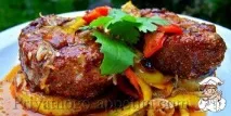 Свинячі рулетики з чорносливом та сиром Драніки