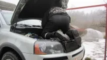 Заміна задньої подушки двигуна подушки