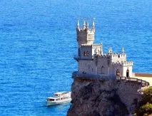 Замок «Ластівчине гніздо», Крим. замок