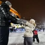 Безкоштовна ковзанка Олімпійський (Нова Ліга) поряд зі спорткомплексом на Проспекті Світу ковзанка