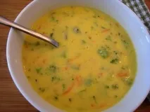 Який суп можна приготувати швидко та смачно з підручних продуктів швидко