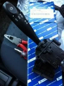 Як відремонтувати кермовий перемикач світла на hyundai Getz - Hyundai по-українськи відремонтувати