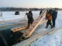 Як витягнути Land Cruiser з-під льоду витягнути