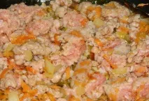 Картопля з фаршем у духовці фаршем
