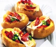 Картопля фарширована мисливськими ковбасками та сиром камамбер, БАТОНОВ НІ ковбасками
