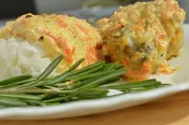 Курка у вершковому соусі з розмарином. соусі