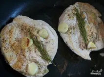 Куряче філе з розмарином - покроковий рецепт з фото на розмарином