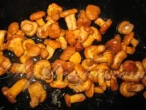 Куряче філе з грибами та маслинами куряче