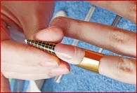 Нарощування нігтів гелем на формах нарощування