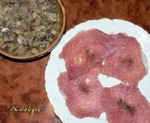 М’ясні рулетики з грибами рулетики