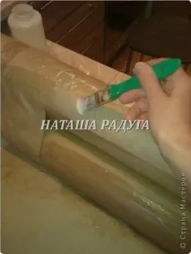 Ваза підлогова з картонних рулонів клеєм