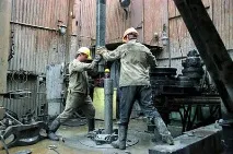 Очищення внутрішніх поверхонь труб, нафтосвердловин, нафтопроводів від парафіну та парафінових. внутрішніх
