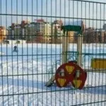 Огородження в дитячих дошкільних закладах чи дитсадках – основні правила встановлення та норми дитячих