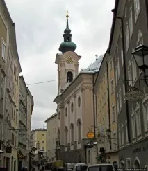 Біля підніжжя гори Капуцинів - квазіпішохідна зона Зальцбурга капуцинів