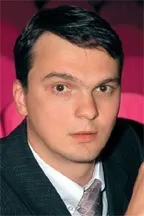 За лаштунками, Директор інформаційної служби, Видавництво «Відкриті системи» лаштунками