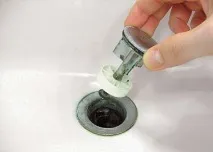 Заміна зливу раковини раковини