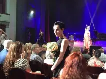 Апексімова зловила букет нареченої зловила
