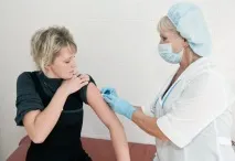 Чи варто і потрібно робити щеплення від грипу чи допомагає щеплення дорослому від ГРВІ грипу