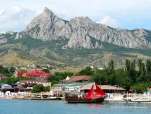 Екскурсія в Коктебелі на катері «Ассоль» до «Золотих воріт», червень 2017 р., Вояж із Тетяною Висоцькою катері