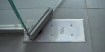 Фурнітура для скляних дверей та перегородок фото та відео огляд, петлі, замки, ручки, доводчик, дверей