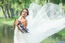 Весілля Олексія та Марії в українському стилі з павлопосадськими хустками українському