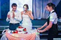 Весілля Олексія та Марії в українському стилі з павлопосадськими хустками весілля