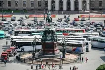 Ісаакіївська площа у Санкт-Петербурзі знаходиться