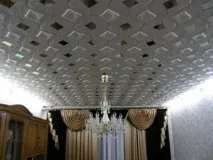 Як правильно клеїти стельову плитку з полістиролу клеїти