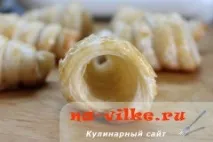 Як приготувати трубочки листкові з кремом зі згущеного молока приготувати