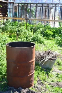Як зробити парник у бочці своїми руками своїми
