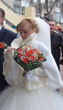 Як я реанімувала нудне весільне манто манто
