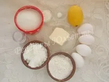 Лимонний бісквіт з цедрою та просоченням лимонний