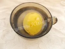 Лимонний бісквіт з цедрою та просоченням лимонний