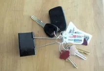 Світ чоловіка затискач