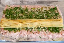 М’ясний рулет з макаронами. рулет