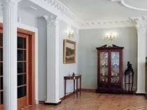 Оригінальний стельовий плінтус в інтер’єрі та підлоговий, який вибрати колір для плінтуса підлоговий